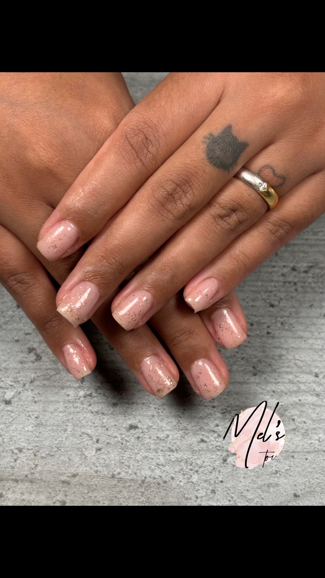 Nude et Paillettes Or